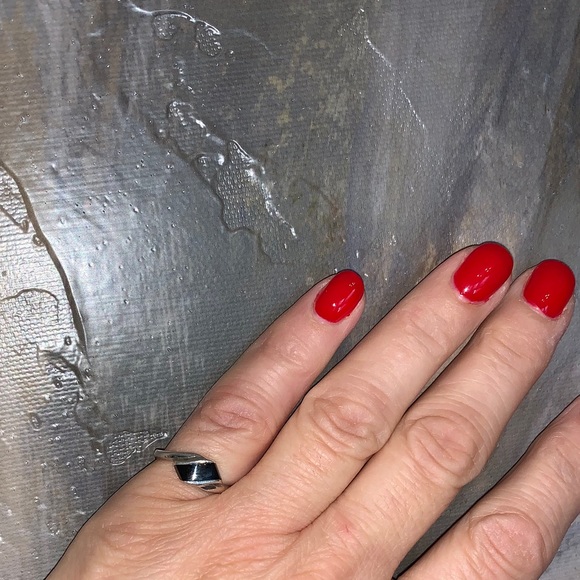 Onyx and Sterling Ring. - Picture 3 of 5